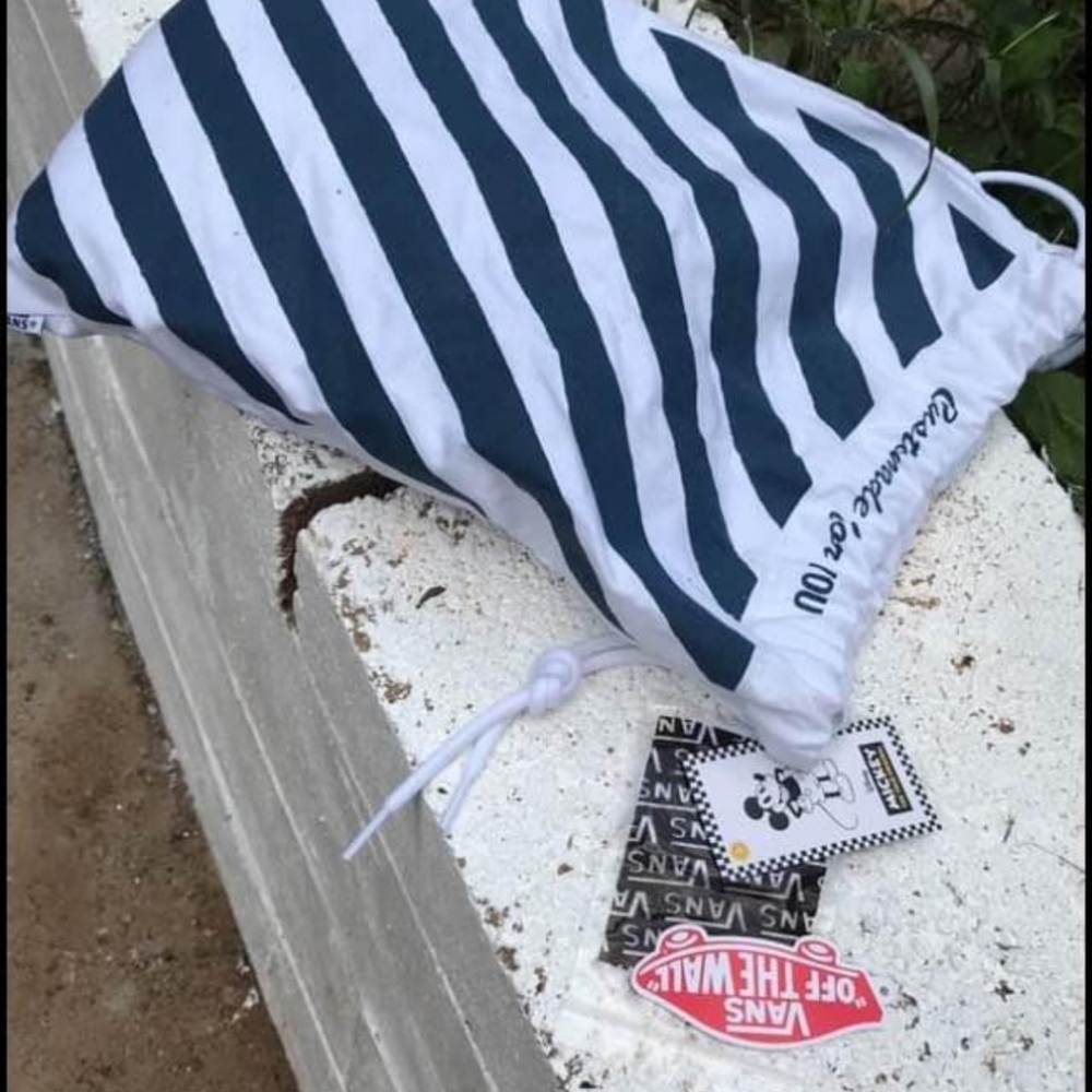 Disney Vans - Picture 5 of 5